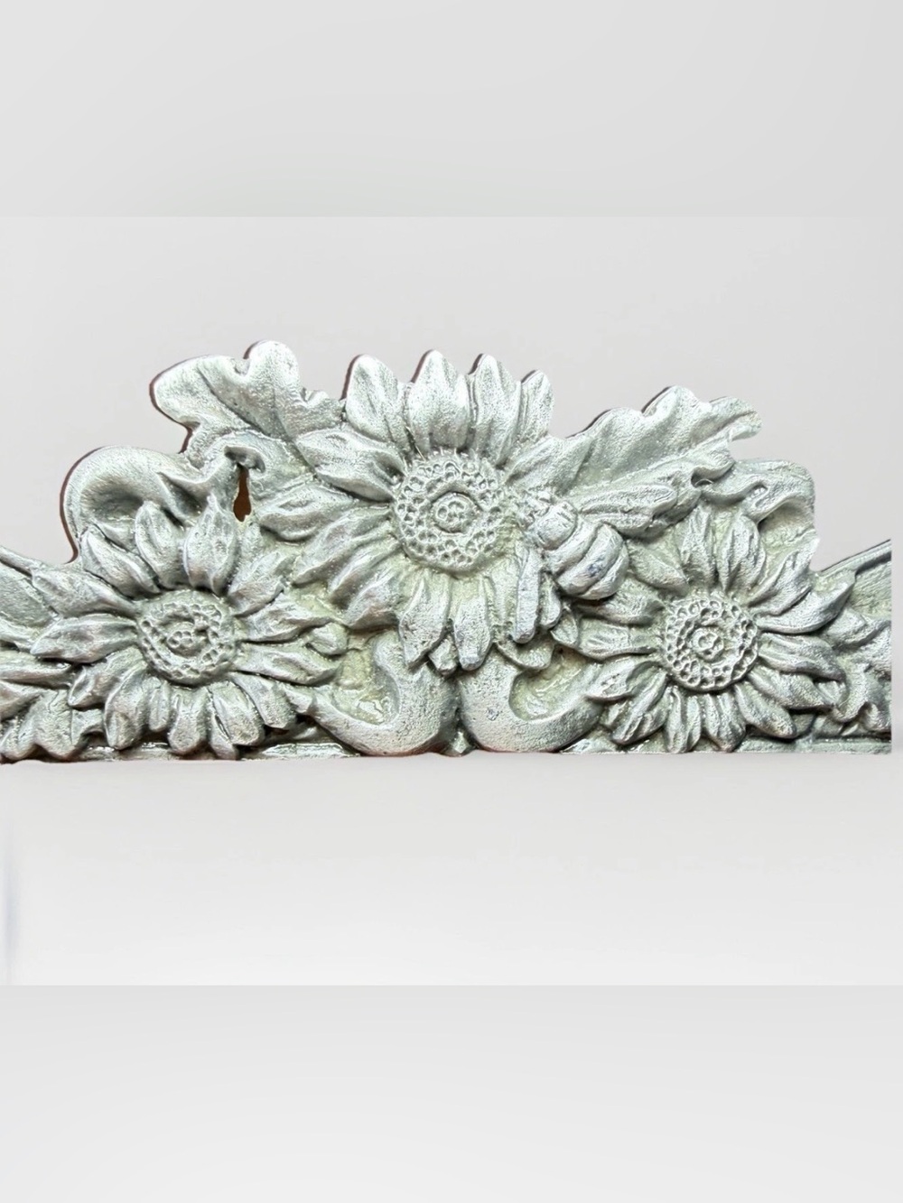 Timeless Treasures Pewter Frame 5” X 3.5” Photo Frame Classic Flower Design - Picture 4 of 6
